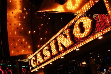 Wolf Gold bonus round and free spins feature